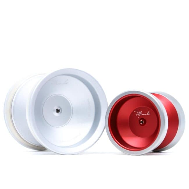 Shiny gold bimetal pocket yoyo from YoYoFactory Europe, designed by Mir & Miri Kim.