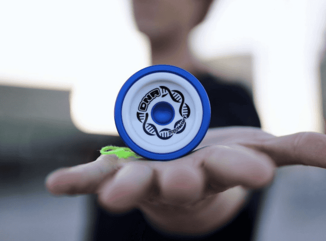 Close-up of YoYoFactory Europe yo-yo held in hand, showcasing high-quality design and craftsmanship.