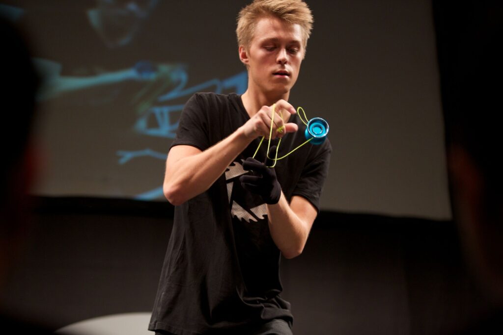 Shutter Yoyos explained Gentry Worlds
